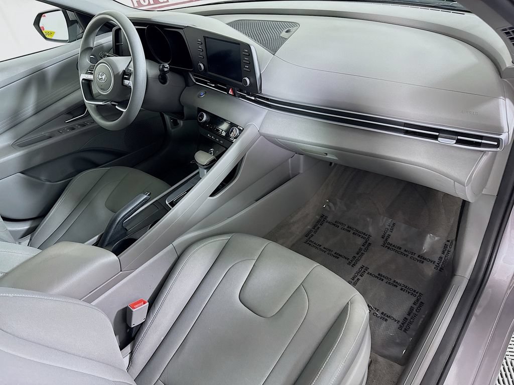 Used 2023 Hyundai Elantra SEL w/ Cargo Package FWD image 30