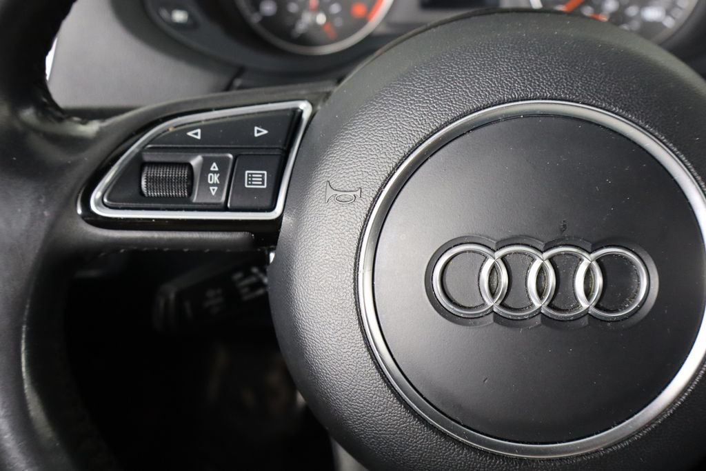 Used 2018 Audi Q3 2.0T Premium Plus w/ Premium Plus Package AWD/4WD image 23