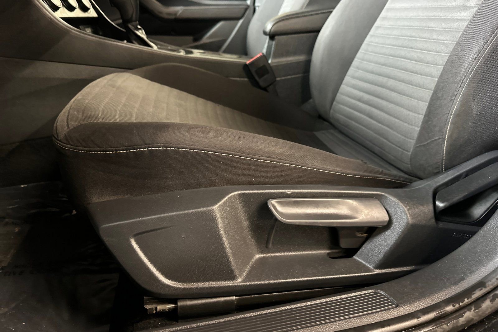 Used 2023 Volkswagen Jetta S image 13