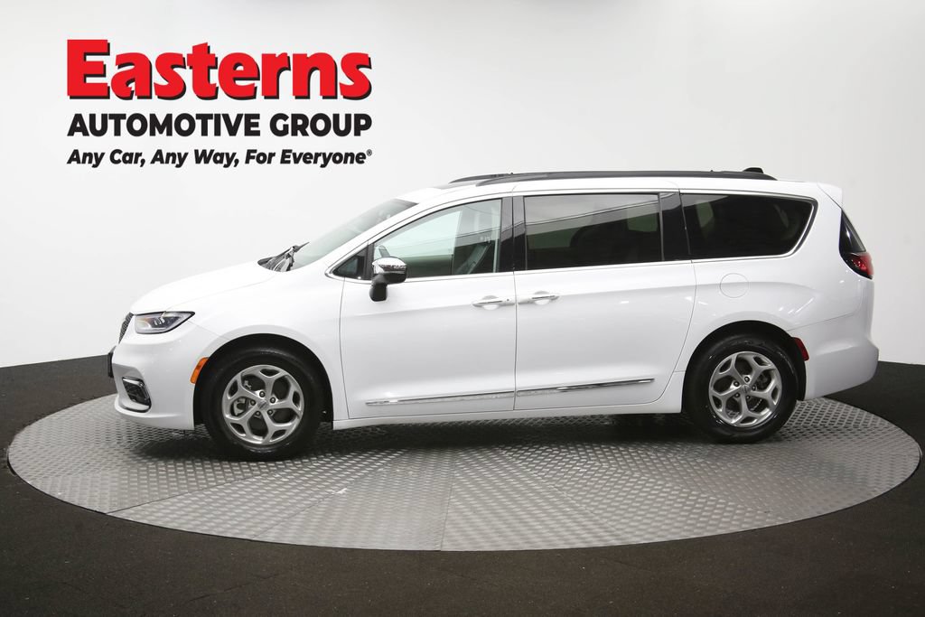 Used 2023 Chrysler Pacifica Limited FWD image 62