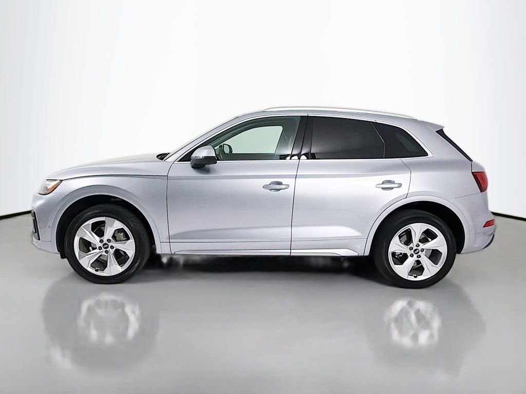 Used 2021 Audi Q5 Prestige w/ Prestige Package AWD/4WD image 4