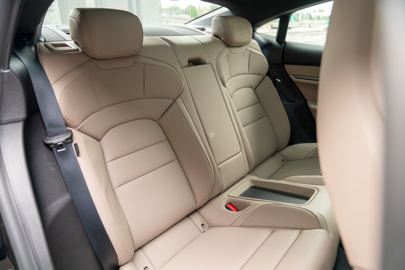 Certified 2025 Porsche Taycan image 19