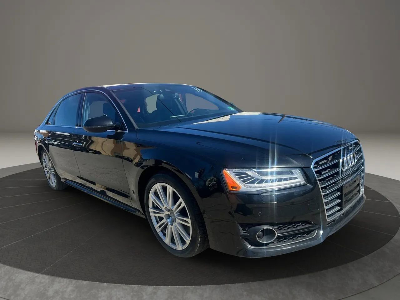Used 2016 Audi A8 L 4.0T image 3