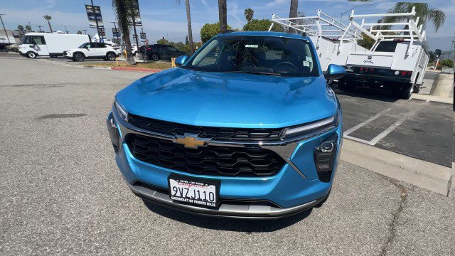Used 2025 Chevrolet Trax LT w/ Driver Confidence Package image 3