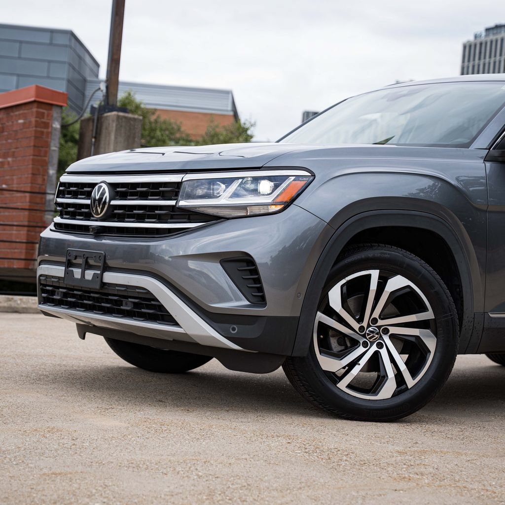 Certified 2021 Volkswagen Atlas SEL Premium AWD/4WD image 2