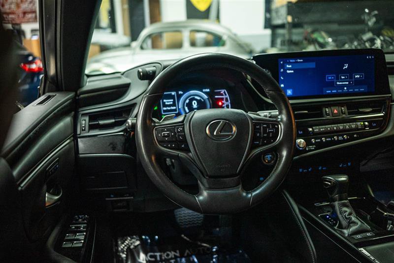 Used 2023 Lexus ES 300h w/ Premium Package FWD image 15