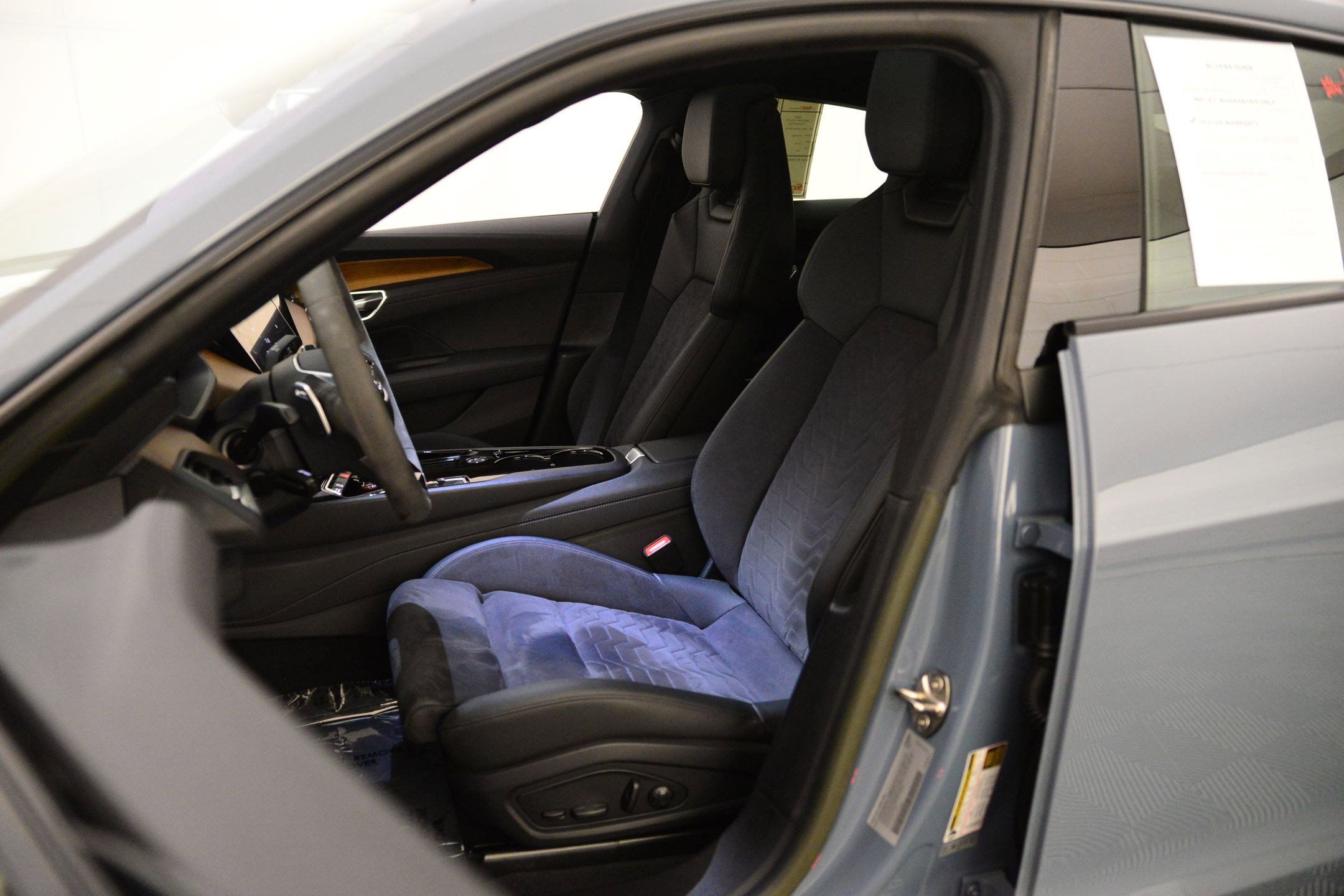 Certified 2023 Audi e-tron GT Premium Plus image 4