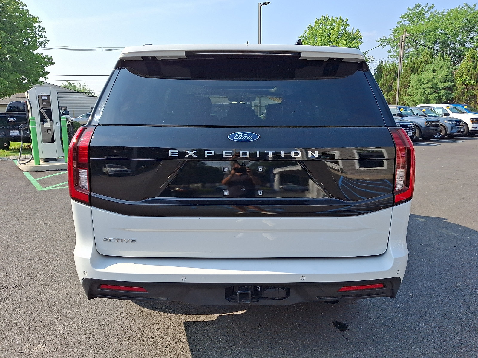 Certified 2025 Ford Expedition Active AWD/4WD image 6