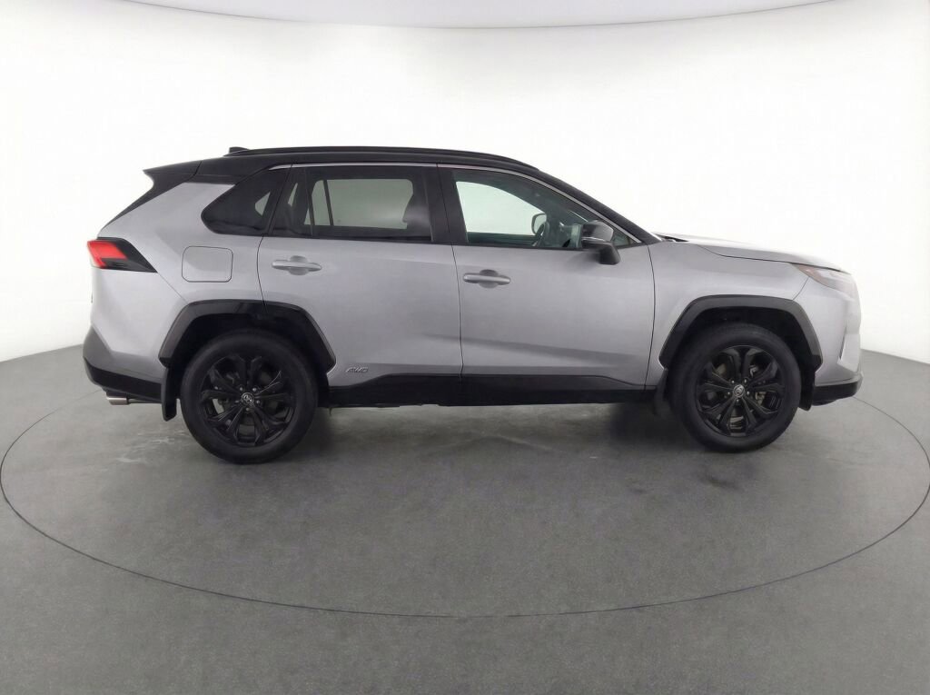 Used 2022 Toyota RAV4 XSE image 8