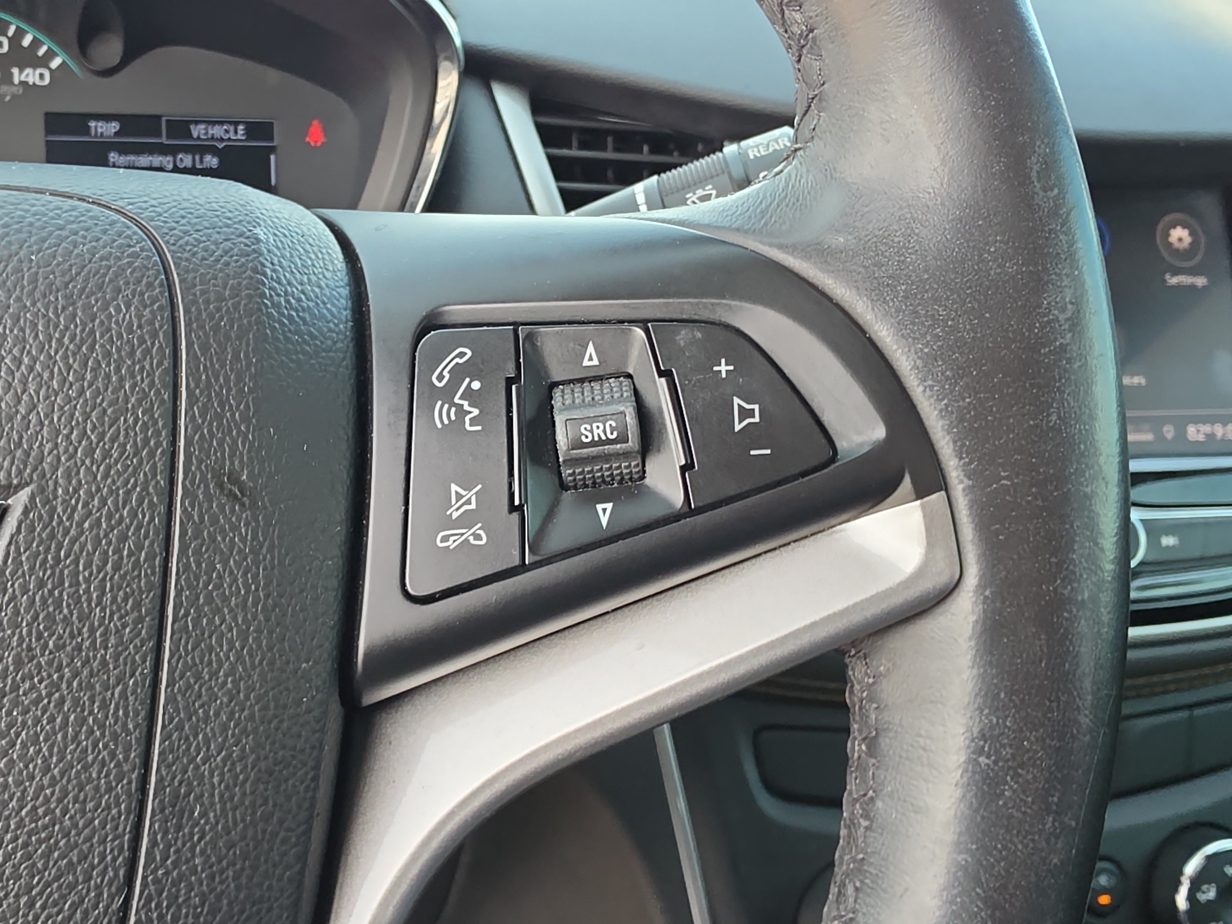 Used 2020 Chevrolet Trax LT w/ LT Convenience Package FWD image 21
