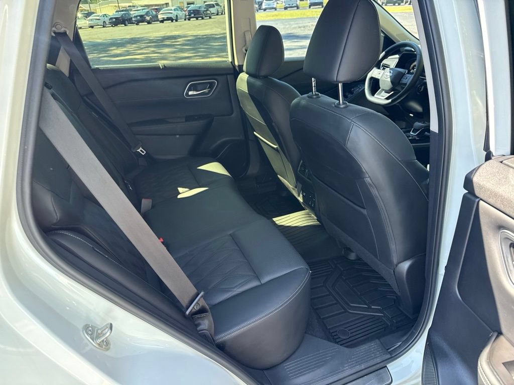 Used 2026 Nissan Rogue Platinum w/ Tech Package AWD/4WD image 11
