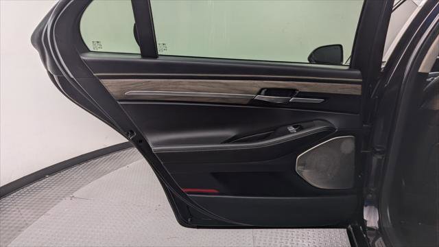 Used 2020 Genesis G90 3.3T Premium image 16