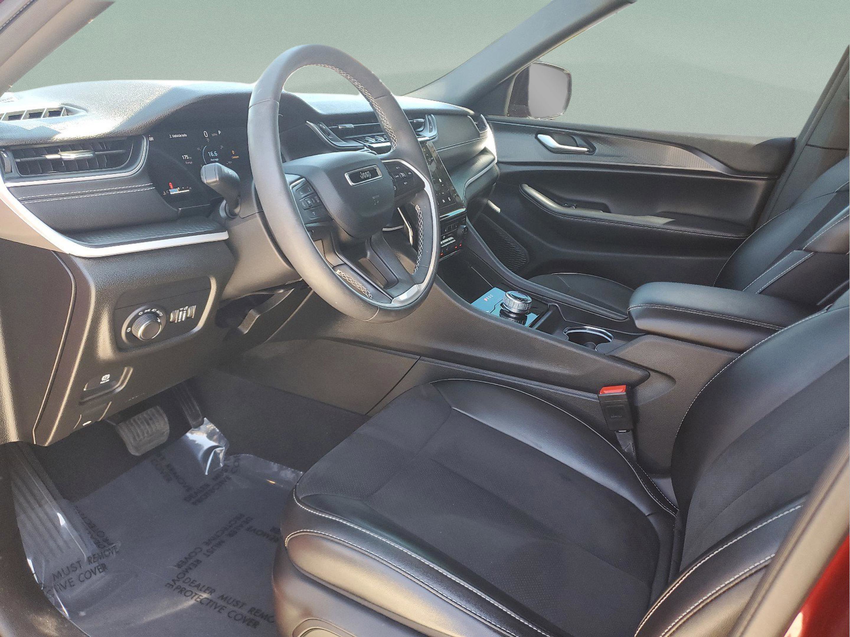 Certified 2023 Jeep Grand Cherokee L Laredo image 17