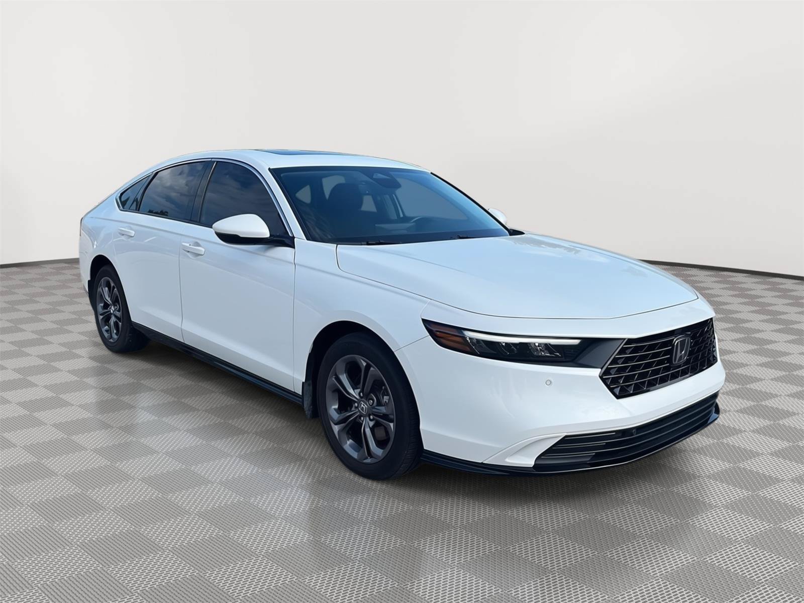 Used 2024 Honda Accord EX-L image 4