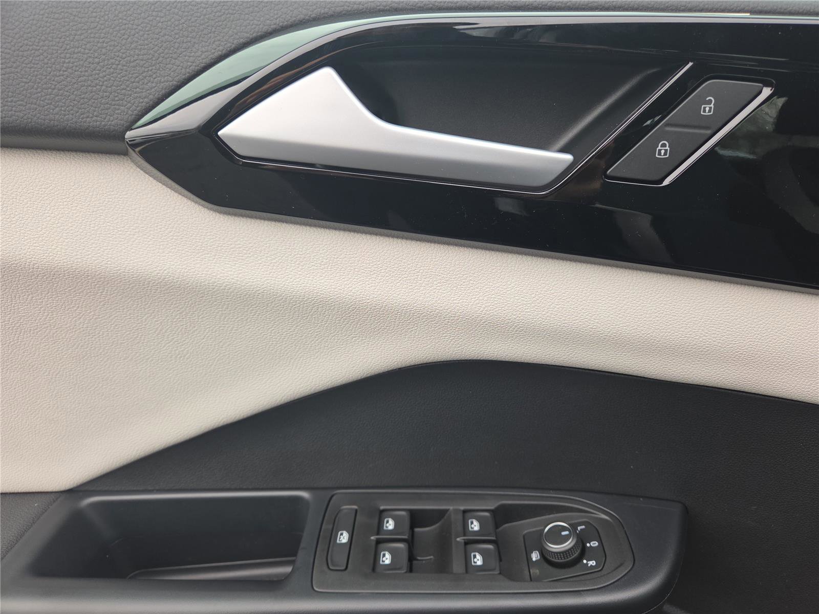 New 2026 Volkswagen Taos S AWD/4WD image 13