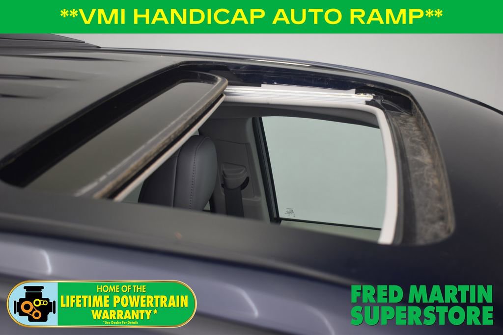 Used 2022 Toyota Sienna XLE image 11