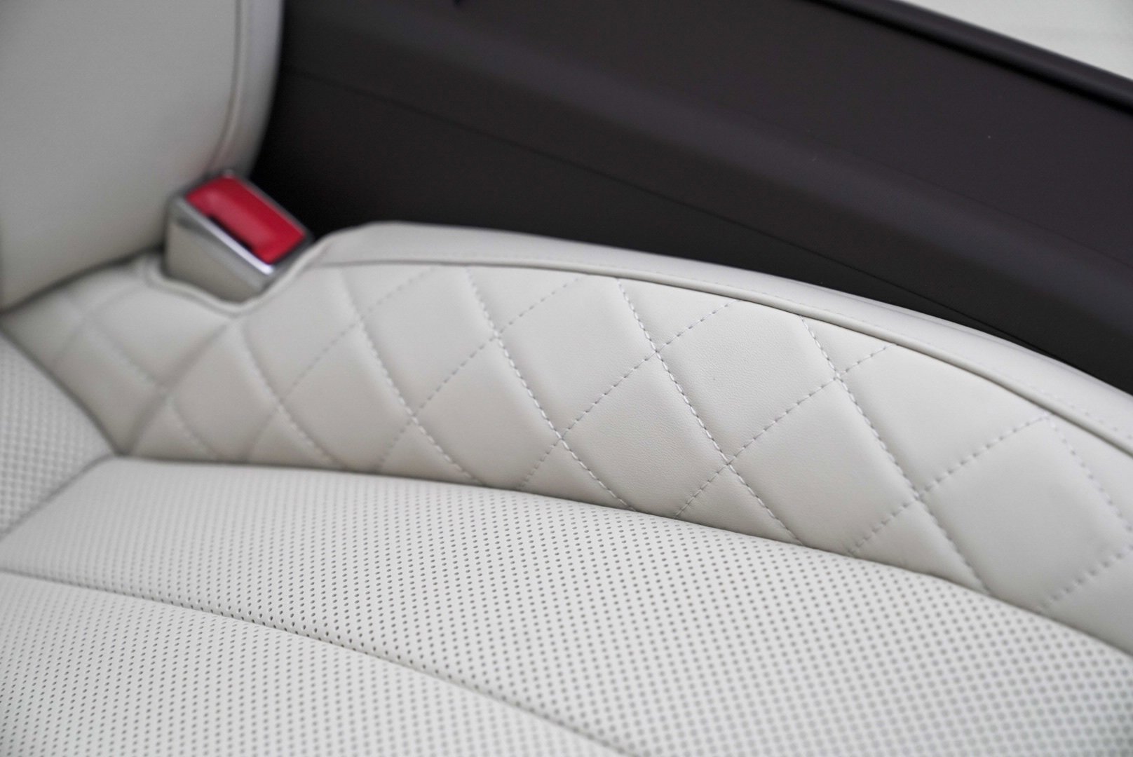 Used 2023 Bentley Continental GT Azure image 44