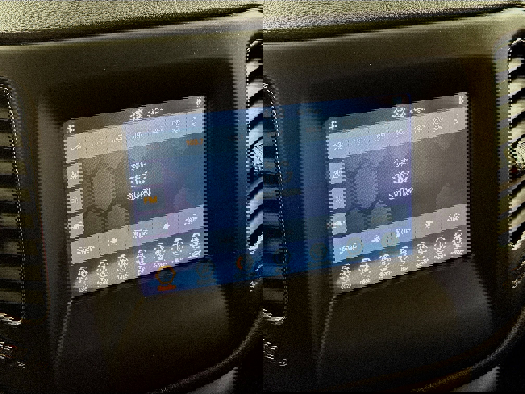 Used 2019 Jeep Compass Latitude w/ Cold Weather Group image 16