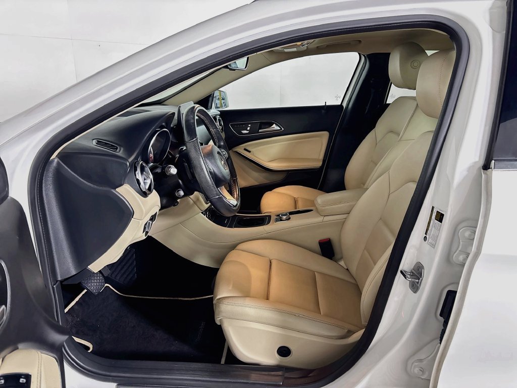 Used 2019 Mercedes-Benz GLA 250 4MATIC image 11