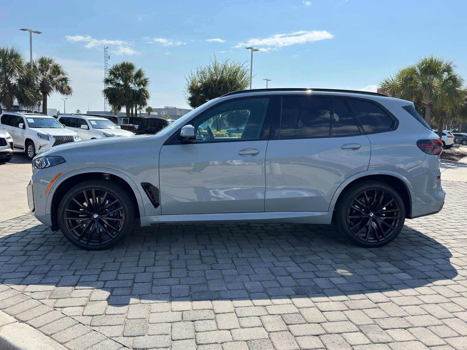 Used 2026 BMW X5 xDrive40i w/ M Sport Package image 12