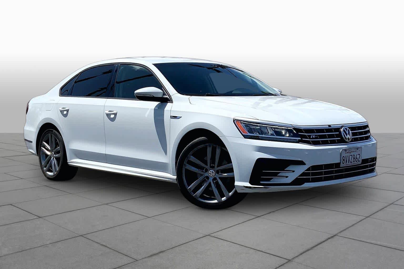 Used 2018 Volkswagen Passat 2.0T R-Line w/ R-Line Lighting Package FWD video 2
