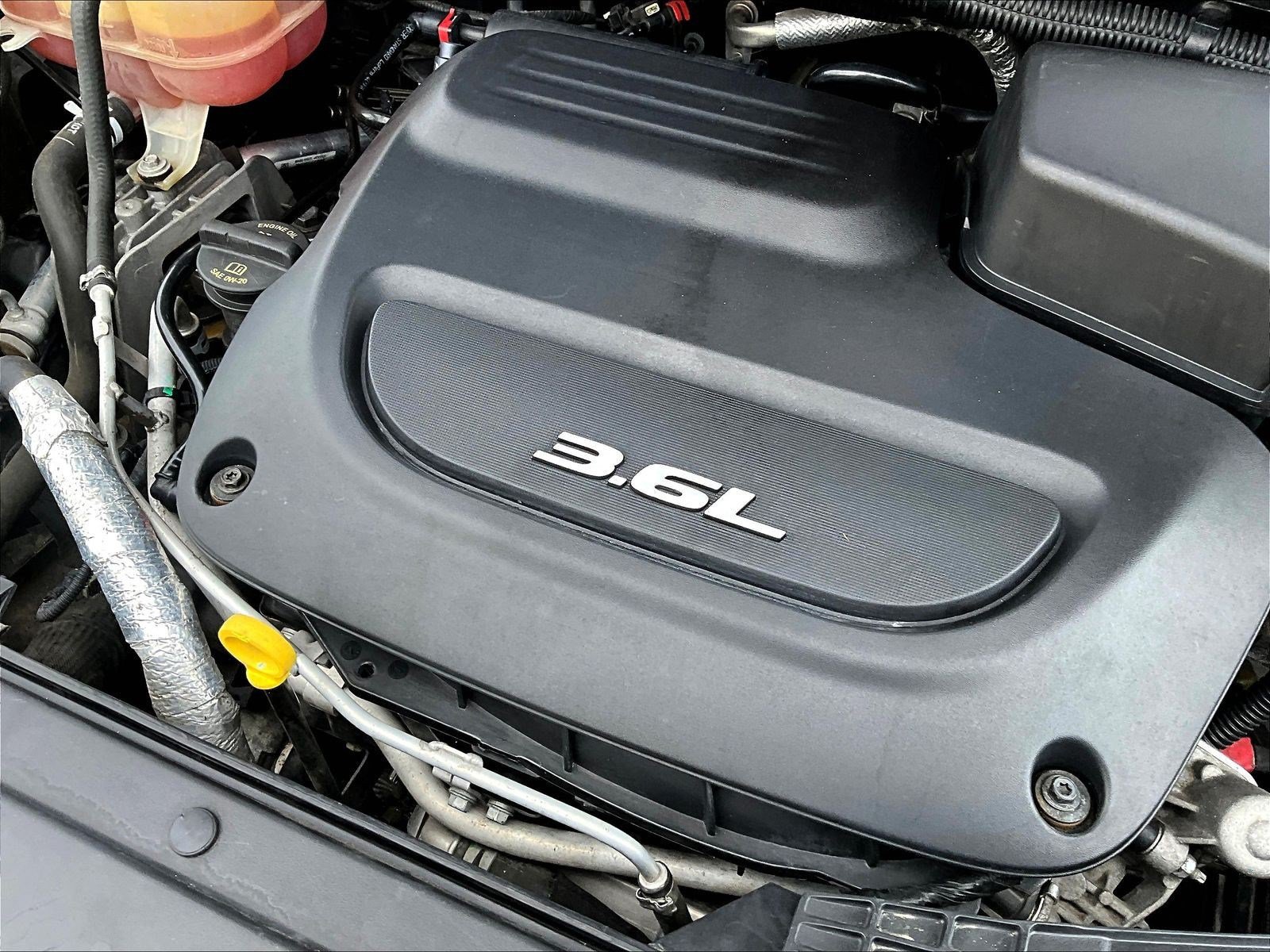 Used 2017 Chrysler Pacifica Touring-L FWD image 31