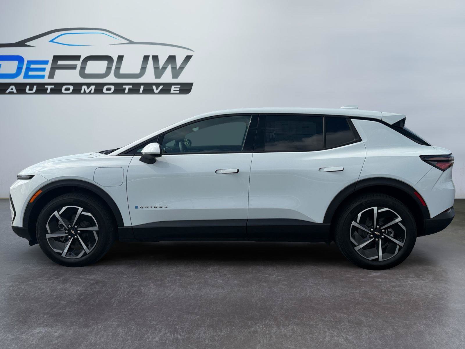 Used 2026 Chevrolet Equinox EV LT FWD image 6