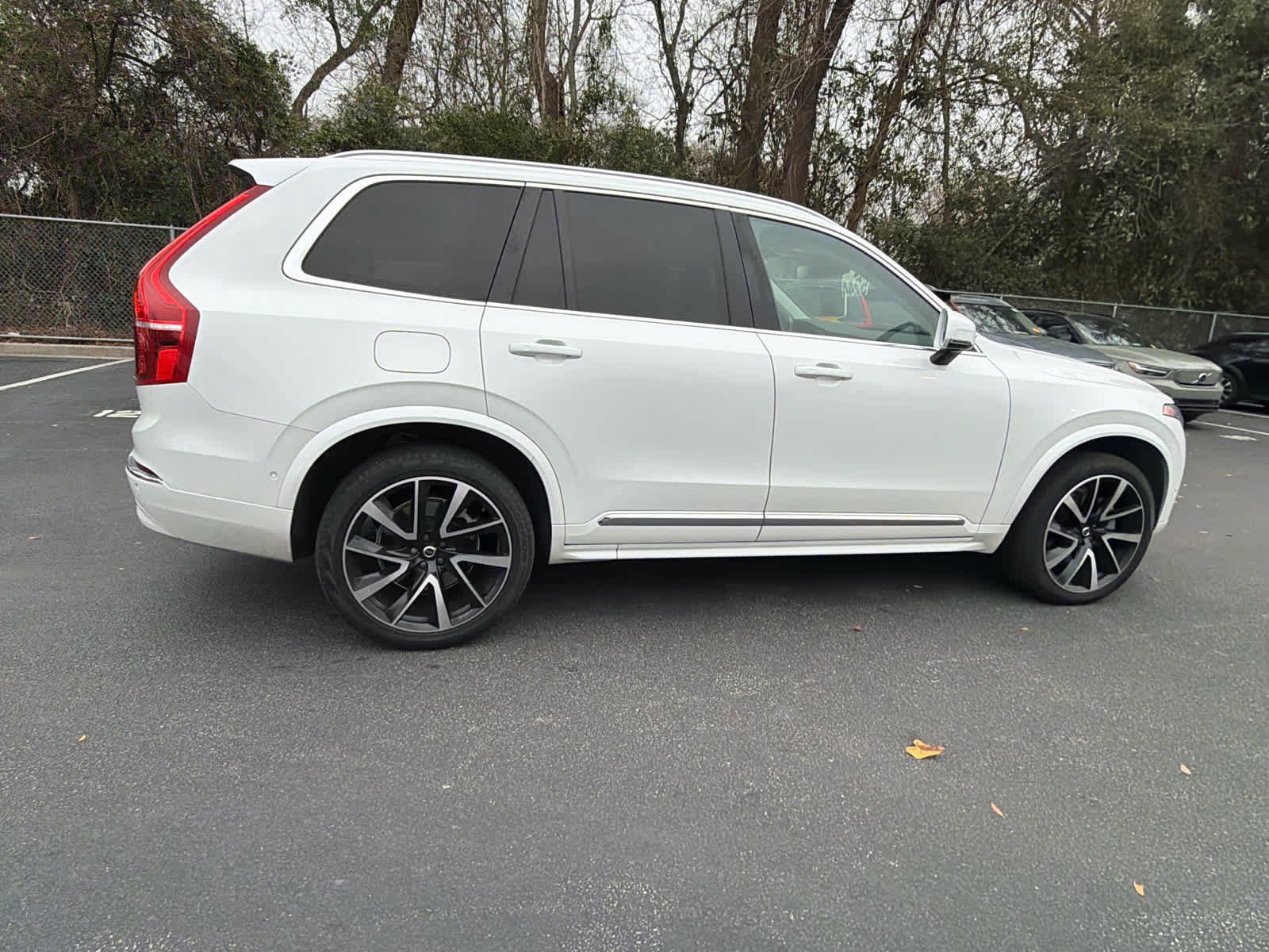 Used 2023 Volvo XC90 B5 Plus w/ Protection Package Premier image 17