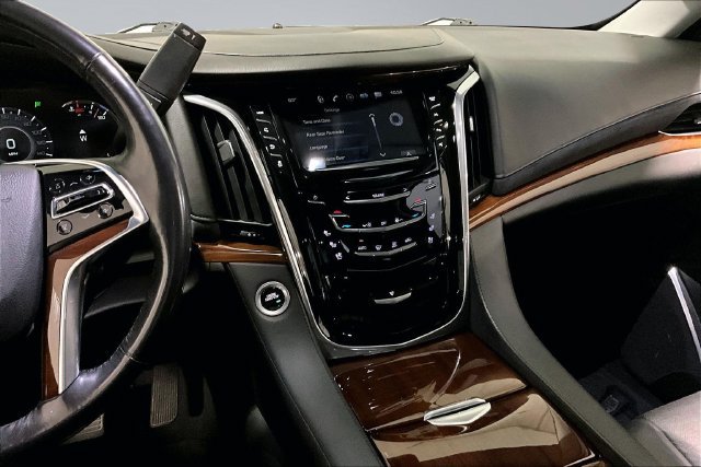 Used 2019 Cadillac Escalade ESV Luxury AWD/4WD image 9