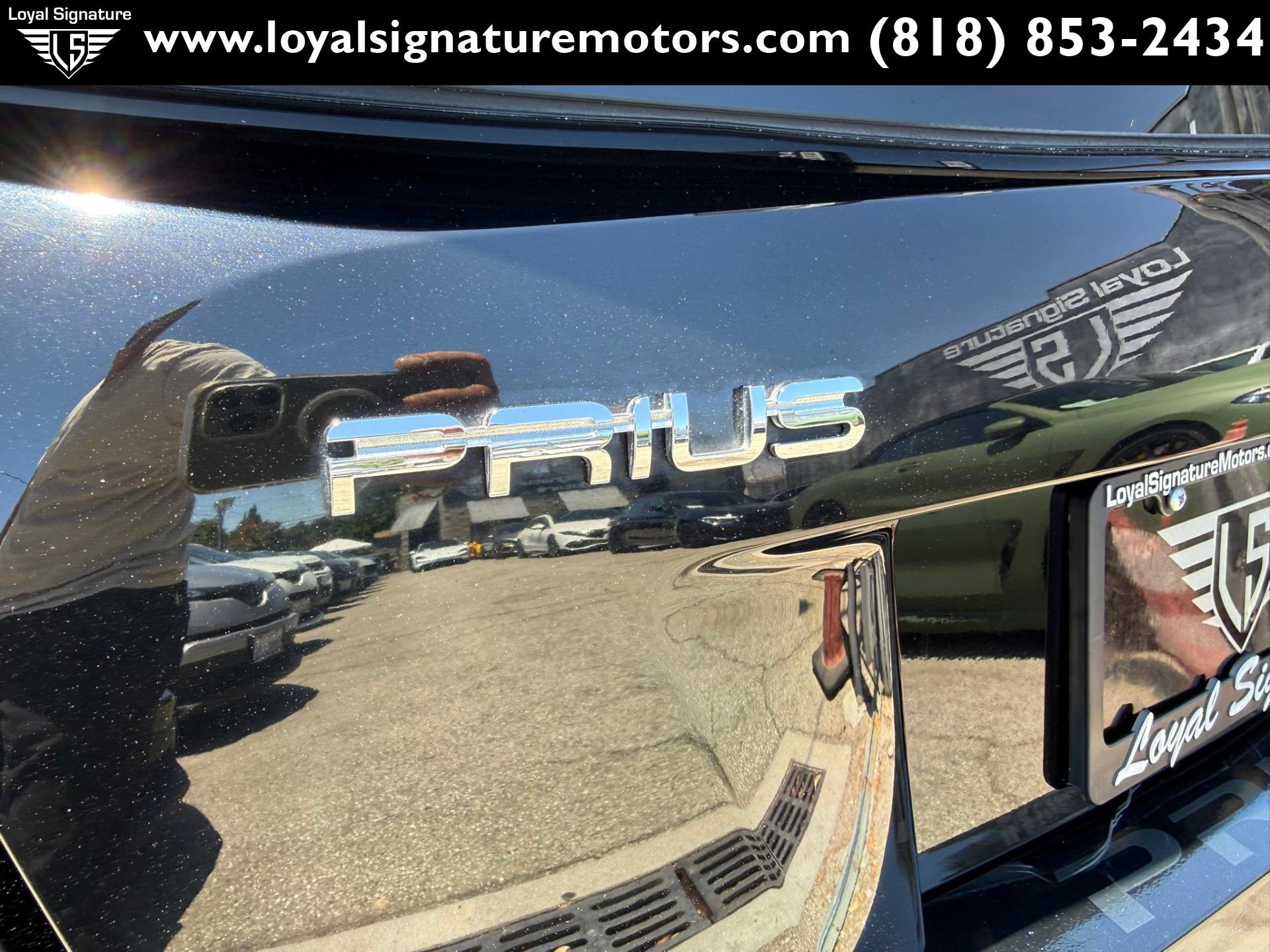 Used 2018 Toyota Prius Two w/ Prius Two Safety Plus Package FWD image 8