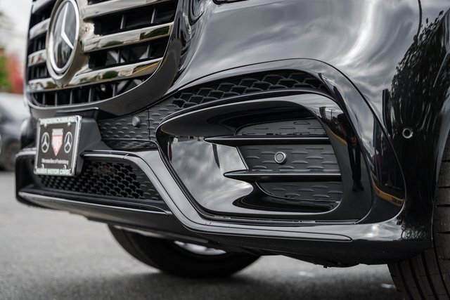 New 2026 Mercedes-Benz GLS 580 4MATIC image 16