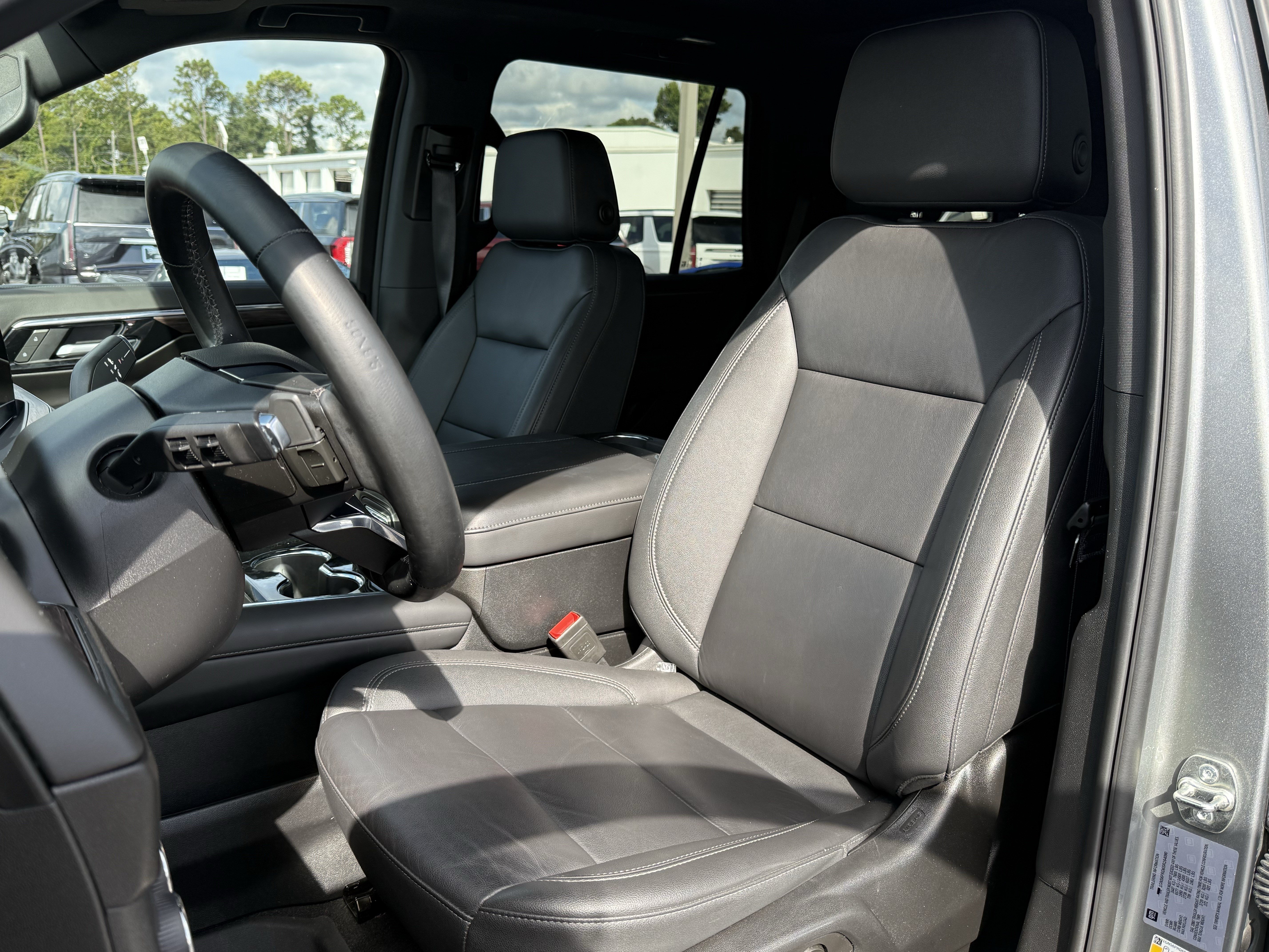 Used 2025 Chevrolet Tahoe Z71 w/ Z71 Off-Road Package AWD/4WD image 7