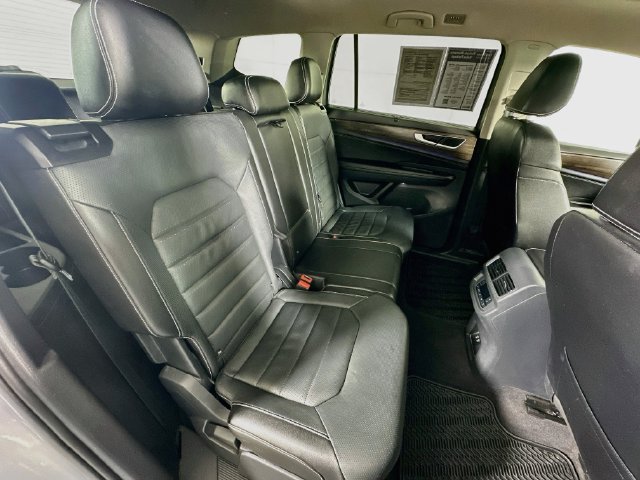 Used 2024 Volkswagen Atlas SEL AWD/4WD image 30
