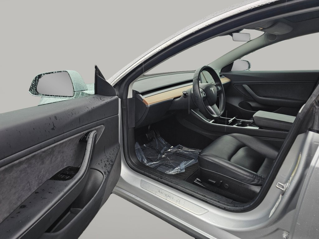 Used 2018 Tesla Model 3 Long Range RWD image 17