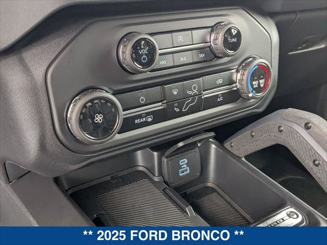 New 2025 Ford Bronco Badlands AWD/4WD image 16