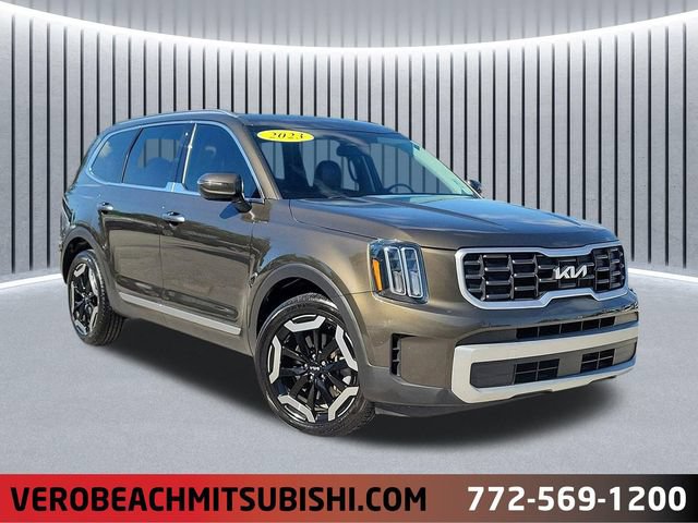 Used 2023 Kia Telluride S FWD image 1