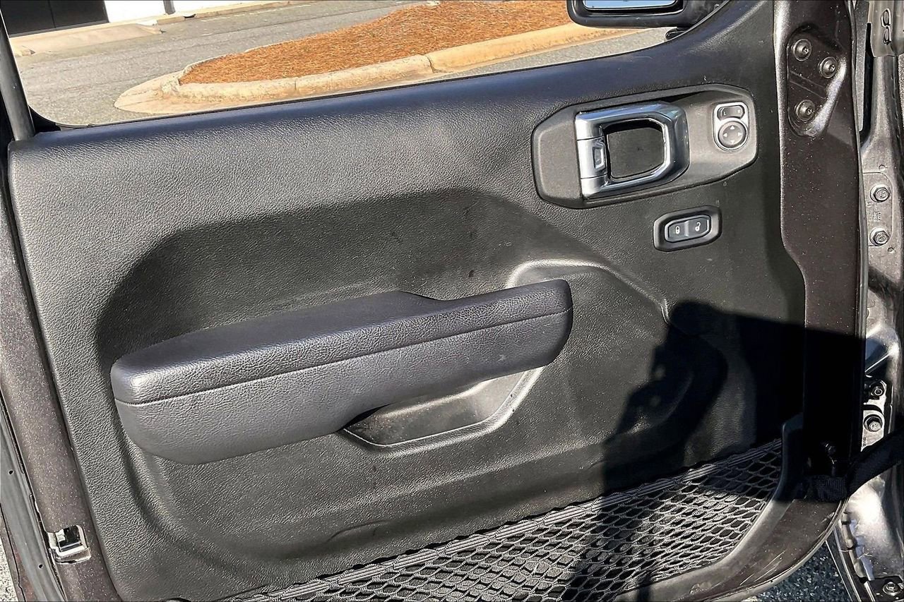 Certified 2022 Jeep Gladiator Sport image 27