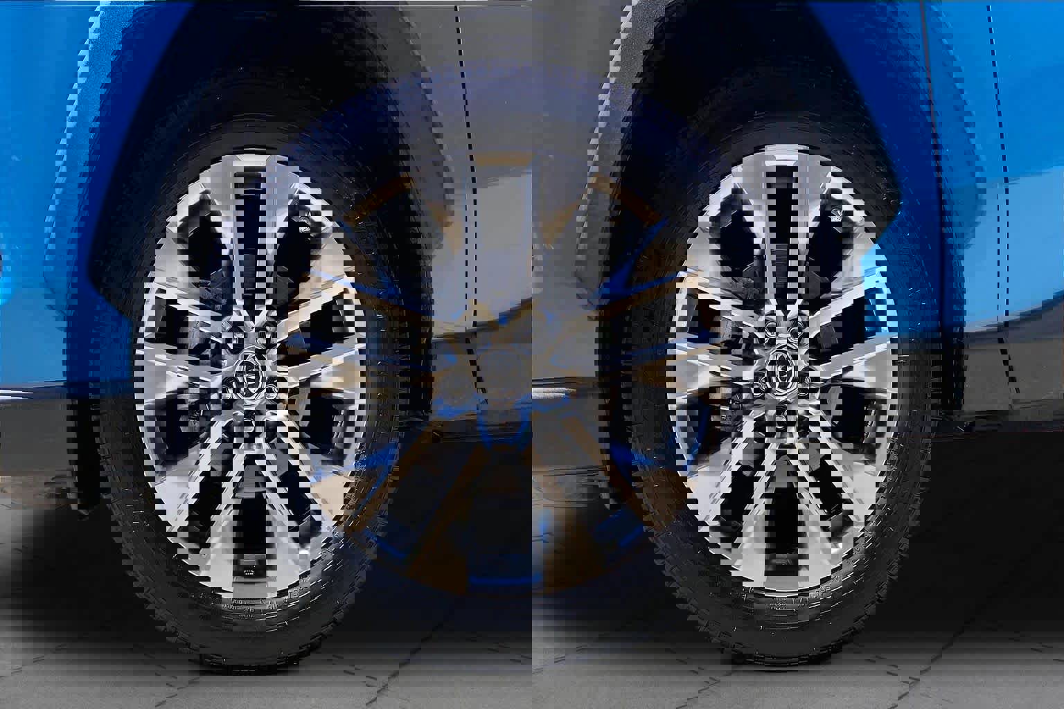 Used 2019 Toyota RAV4 XLE Premium image 11