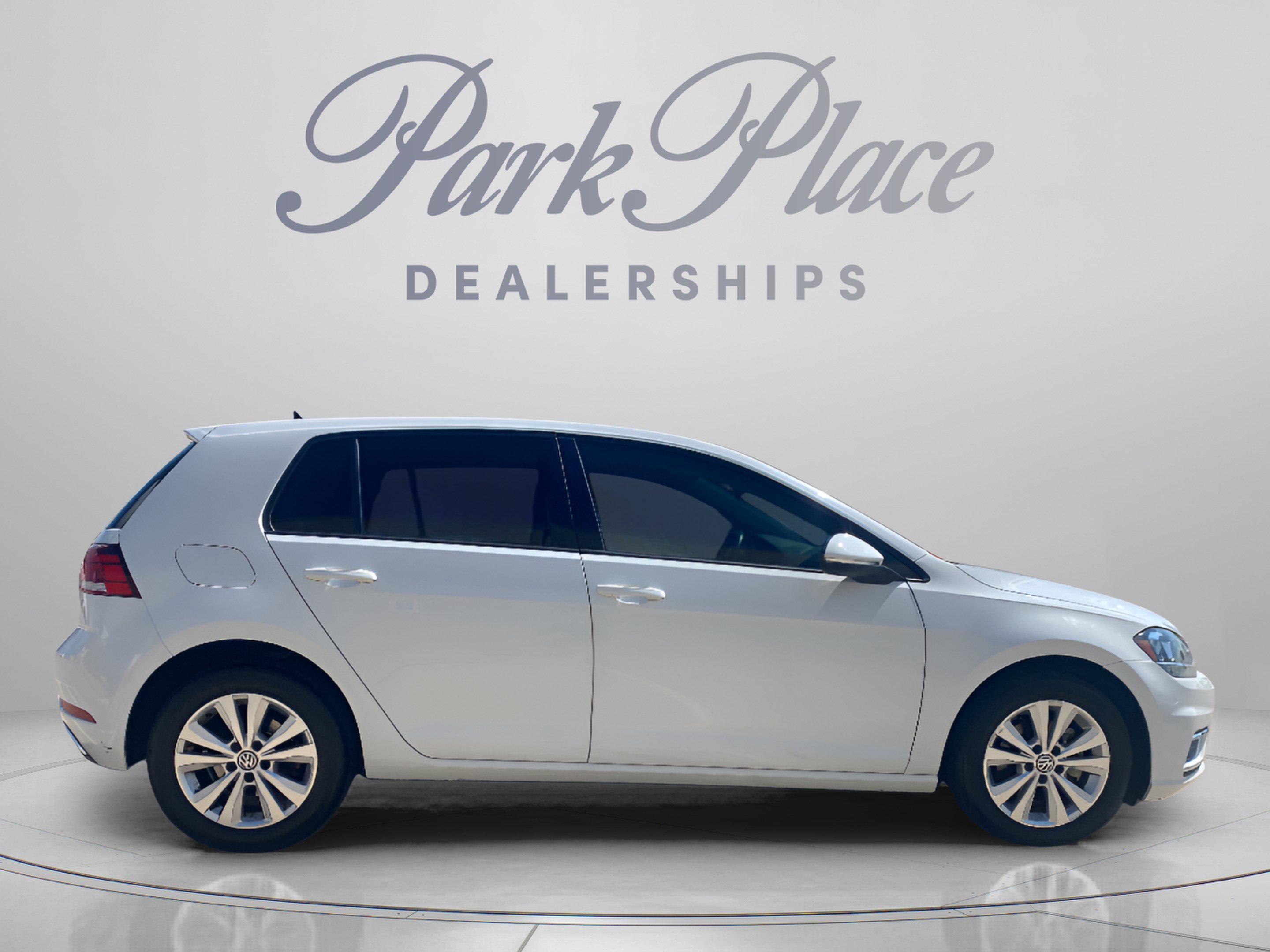 Used 2021 Volkswagen Golf 4-Door FWD image 7
