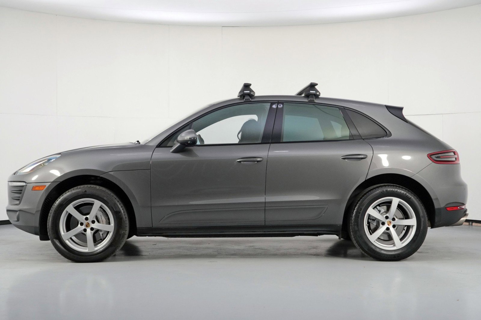 Used 2018 Porsche Macan S image 8