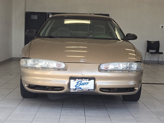 Used 1998 Oldsmobile Intrigue FWD image 2