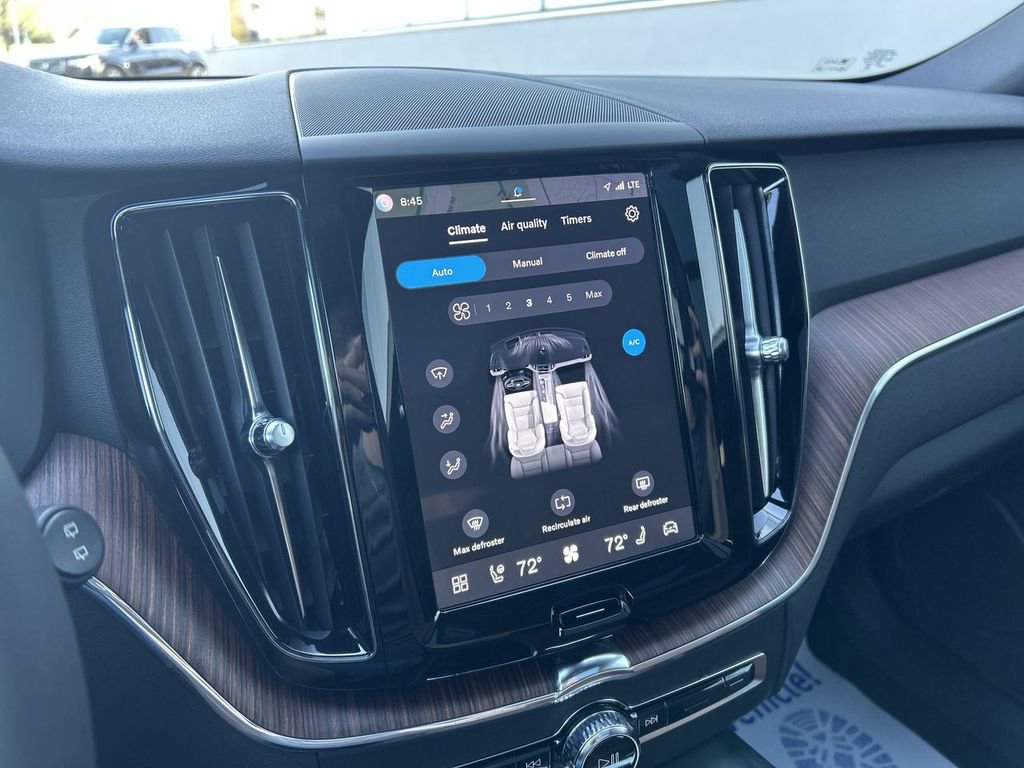 Certified 2024 Volvo XC60 B5 Plus w/ Climate Package image 21