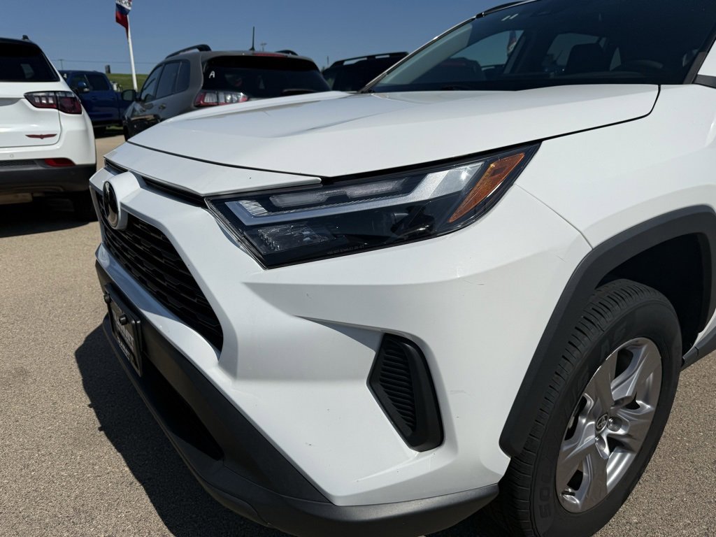 Used 2022 Toyota RAV4 XLE image 33