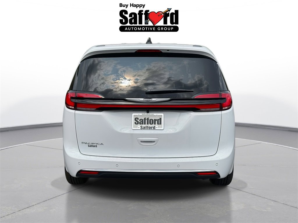 New 2026 Chrysler Pacifica Select image 6