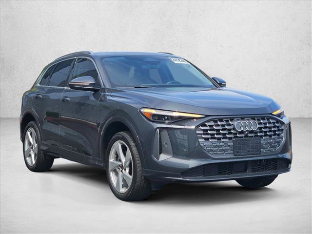 Certified 2025 Audi Q5 Premium AWD/4WD image 3