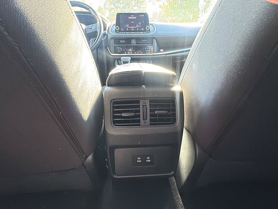 Certified 2025 Nissan Rogue SV FWD image 20
