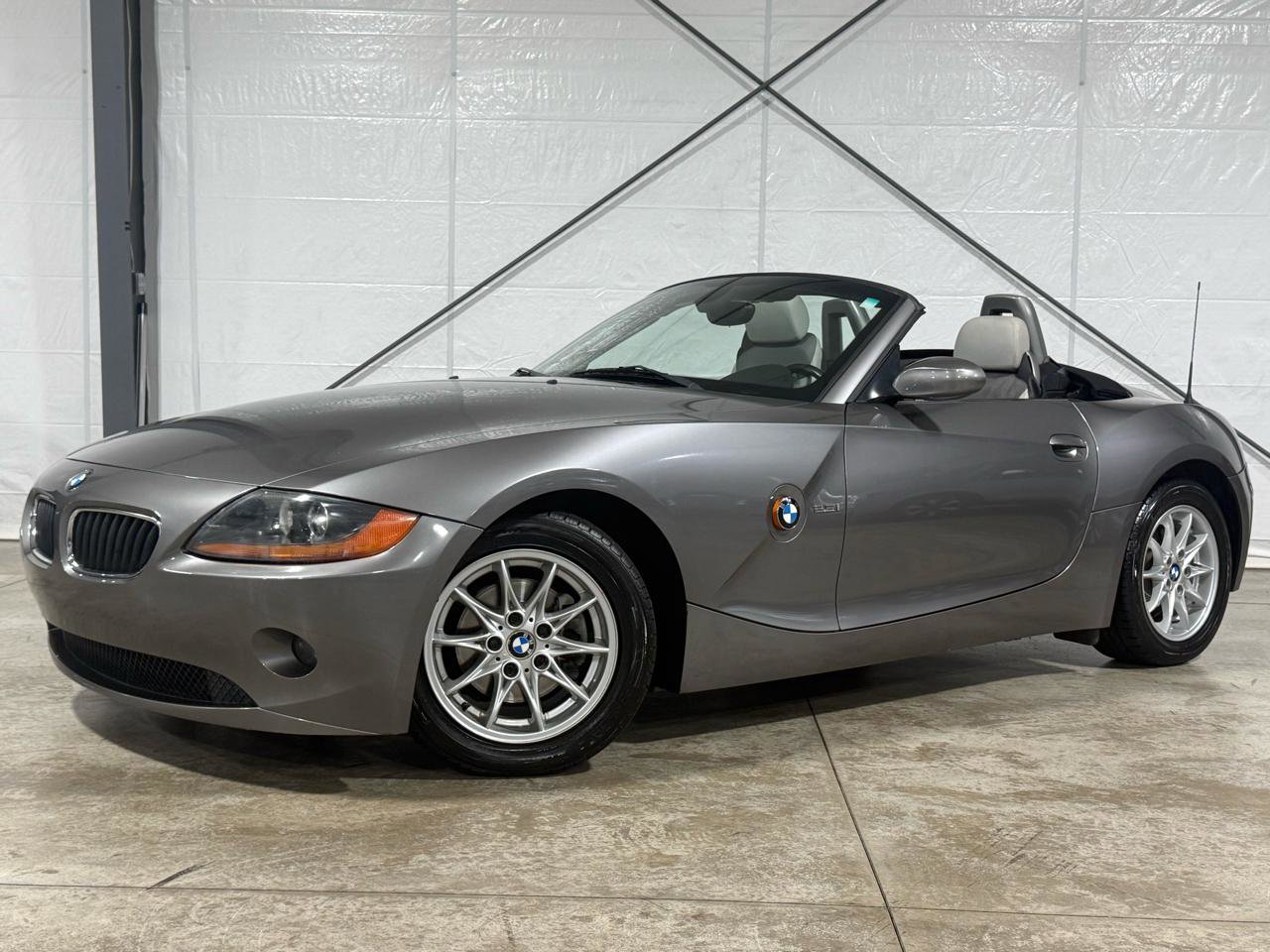 Used 2003 BMW Z4 2.5i RWD image 1