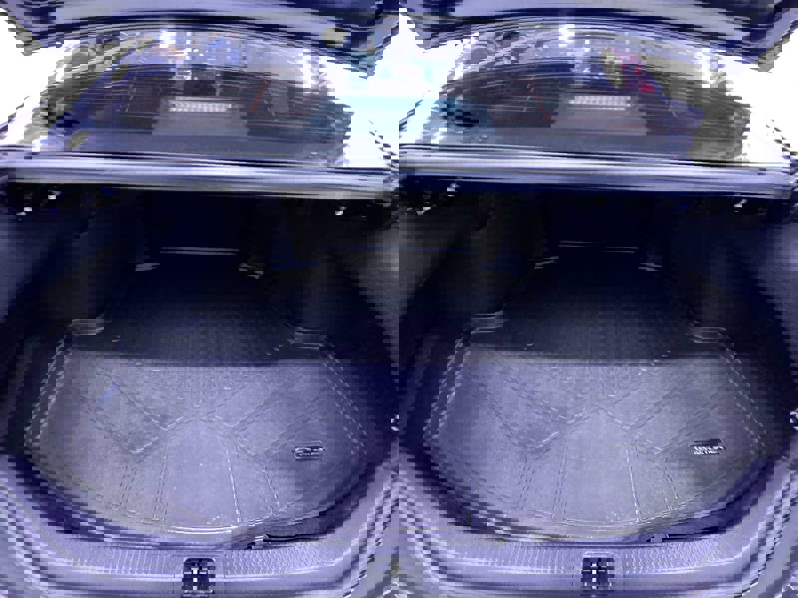 Used 2025 Toyota Camry SE w/ Convenience Package image 40