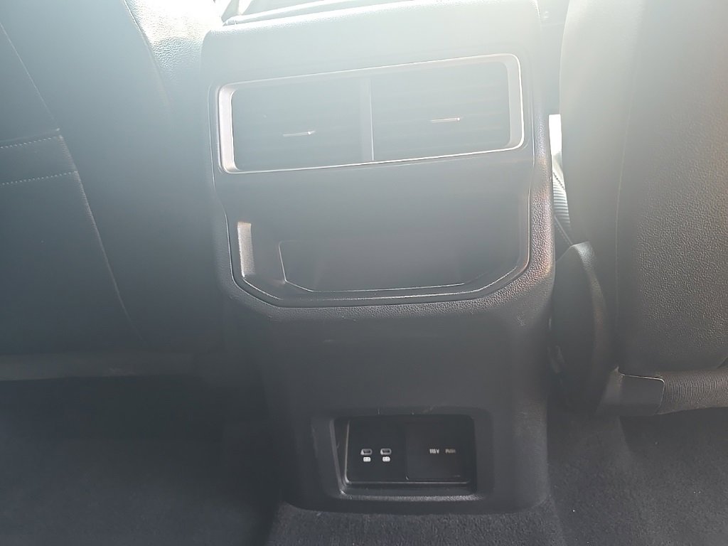 Used 2024 Volkswagen Atlas Cross Sport SE image 8