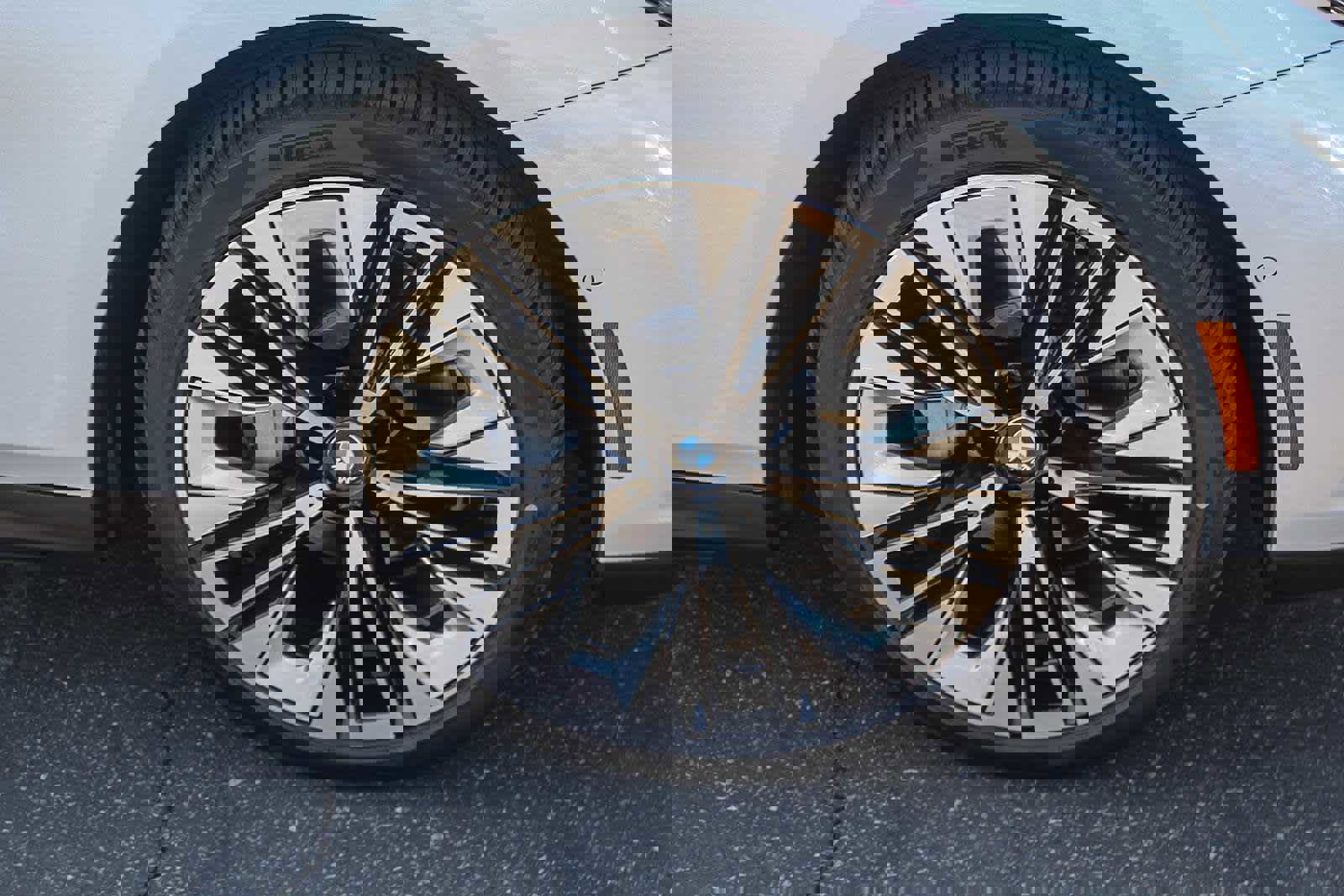 Used 2026 BMW 540i xDrive image 9